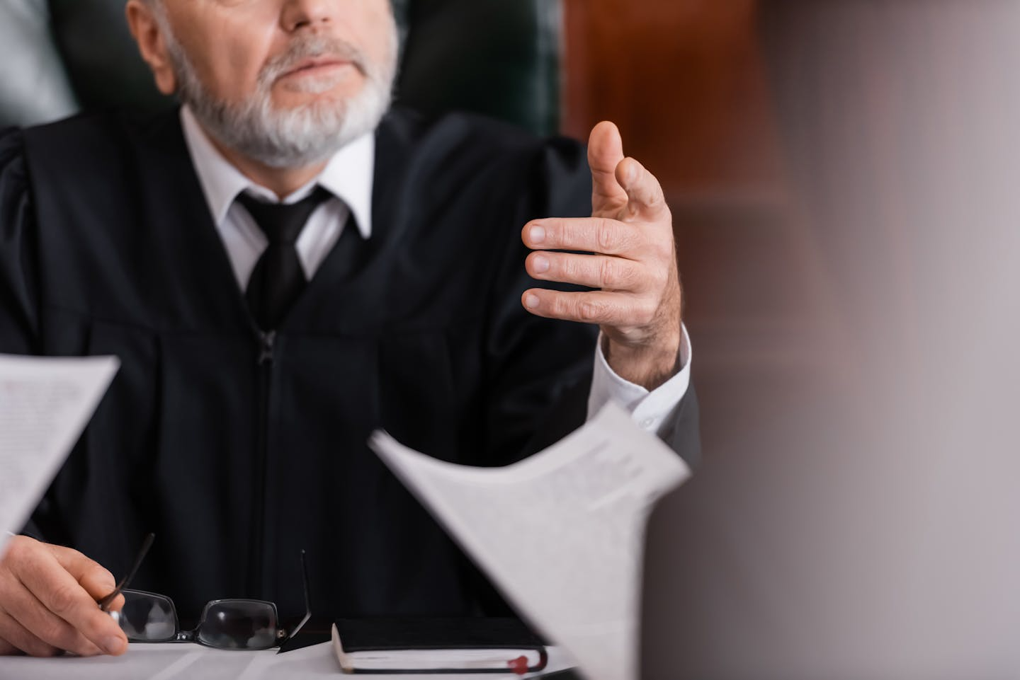 lawyer-questioning-img