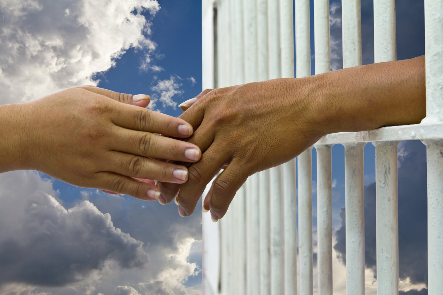 shaking-hands-img
